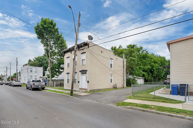 3rd image of 2309 9th Avenue