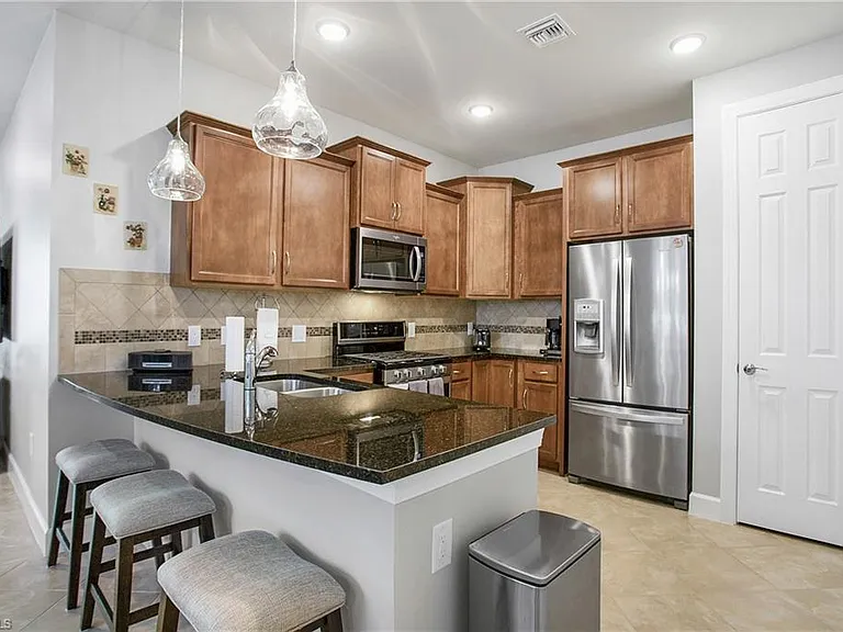 7674 Jacaranda Ln — Photo 12