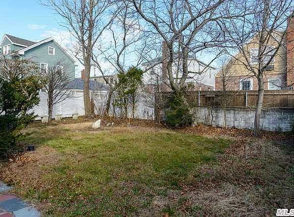 2nd image of 560 Beach 132nd St