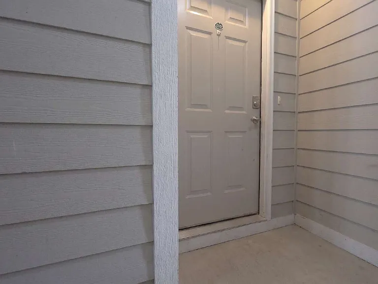 321 Gallery Dr #202 — Photo 5