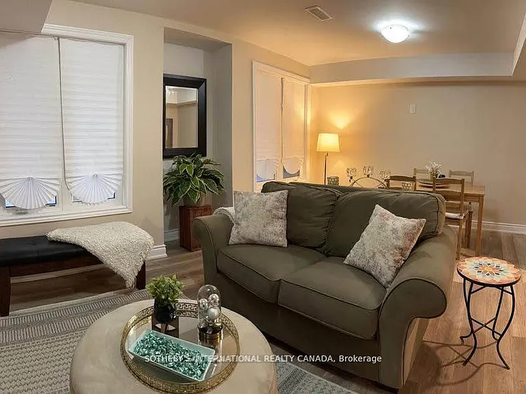 1431 Rolph Ter — Photo 6