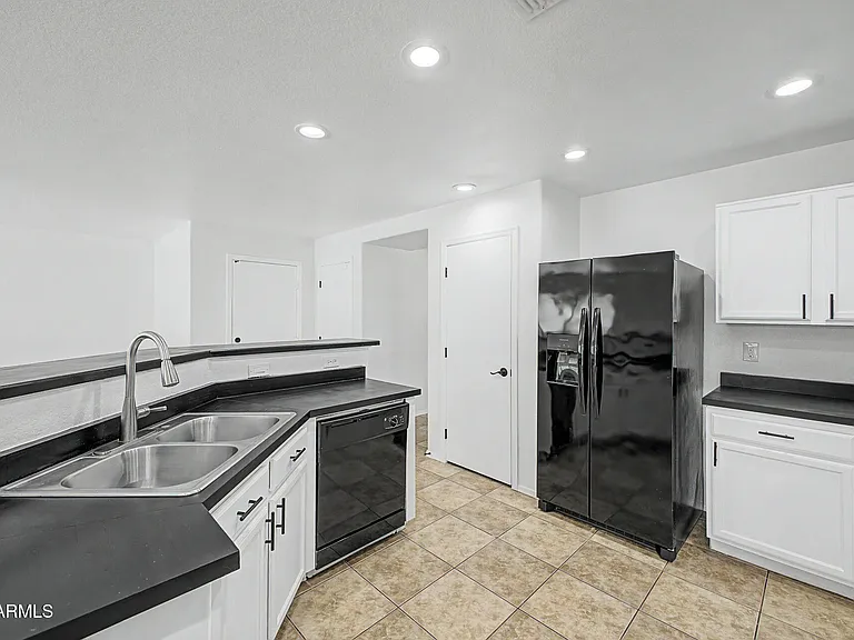 742 N 112th Dr — Photo 9