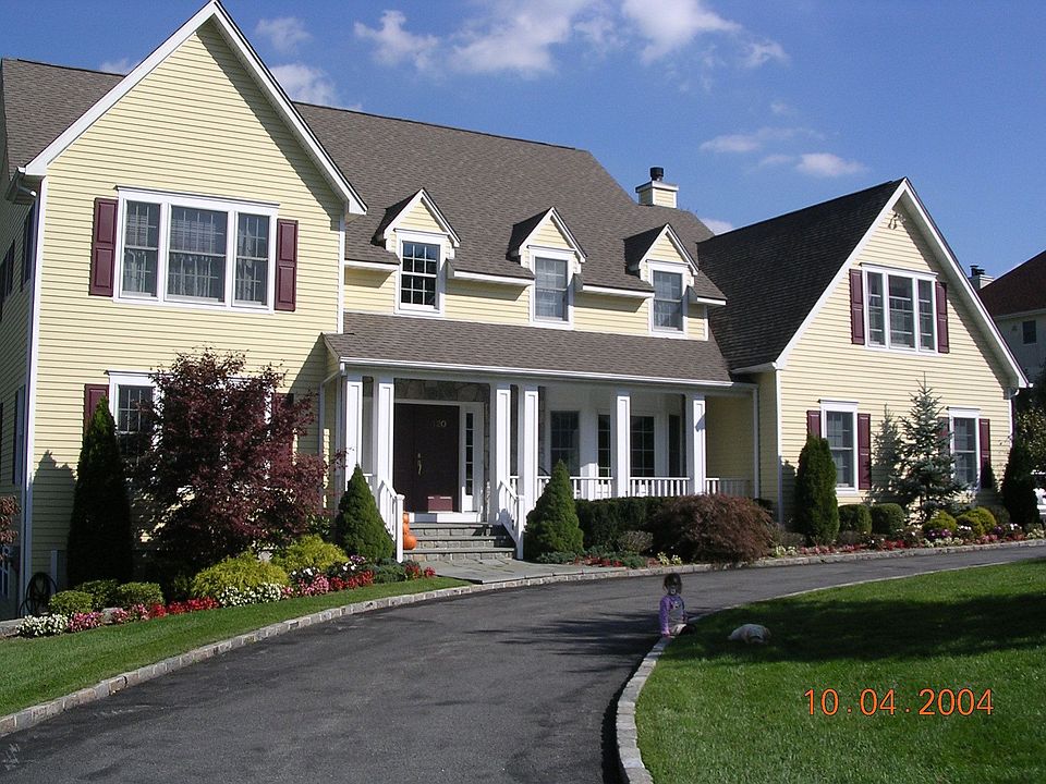 1st image of 120 Stonewall Cir