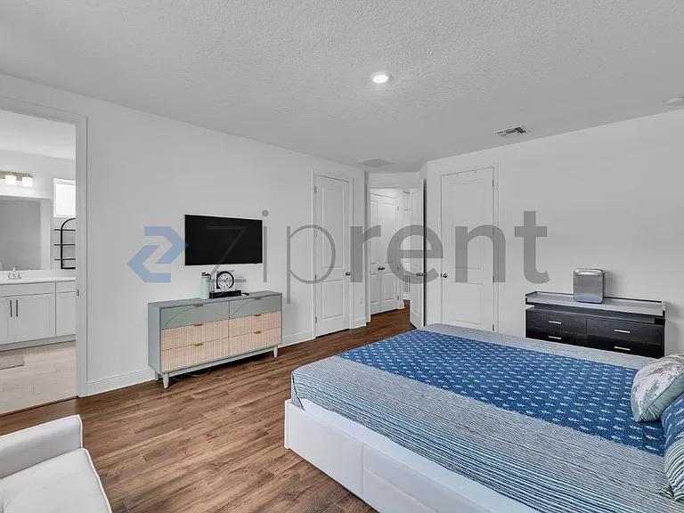 10382 Marconi Ave — Photo 24