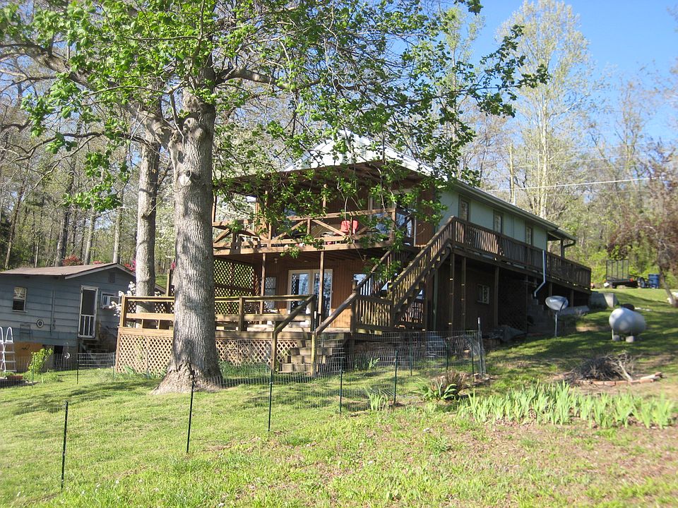 2nd image of 135 Black Oak Rd
