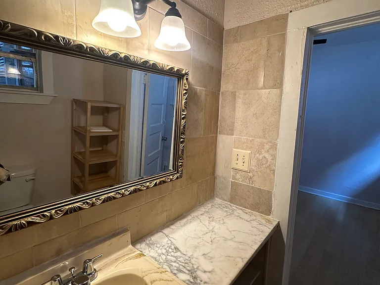 1707 Colorado St — Photo 11