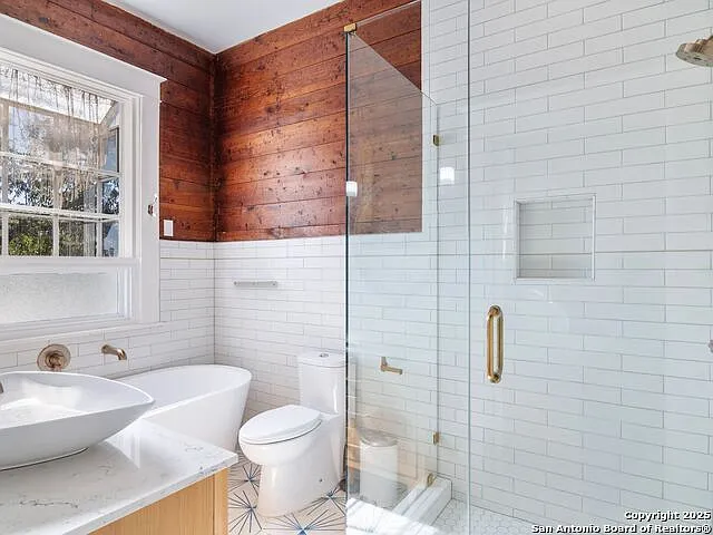 702 W French Pl — Photo 34