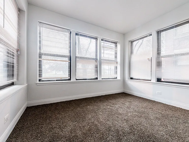 5046 S Champlain Ave — Photo 24