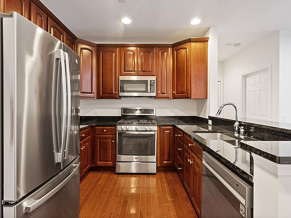 3rd image of 7400 River Rd APT 317