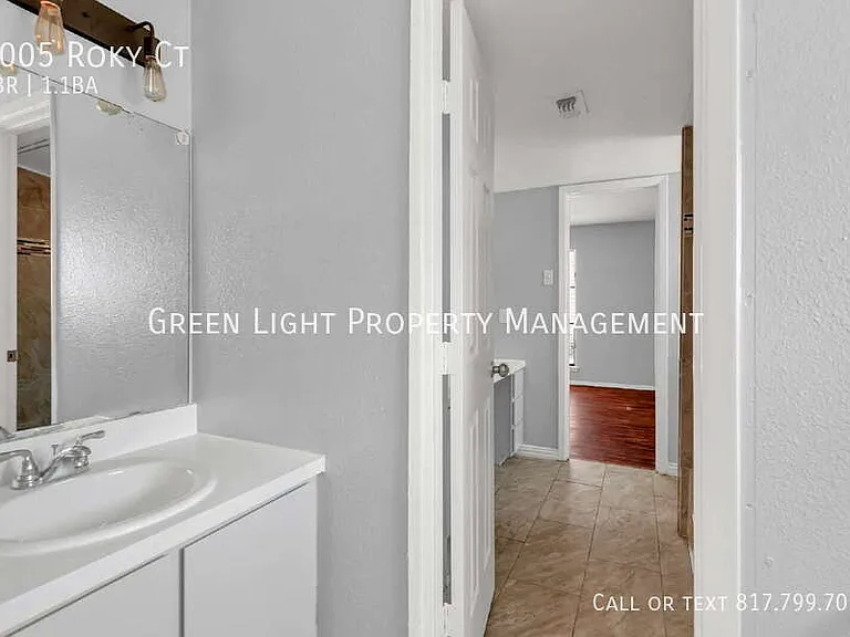 1005 Roky Ct — Photo 12