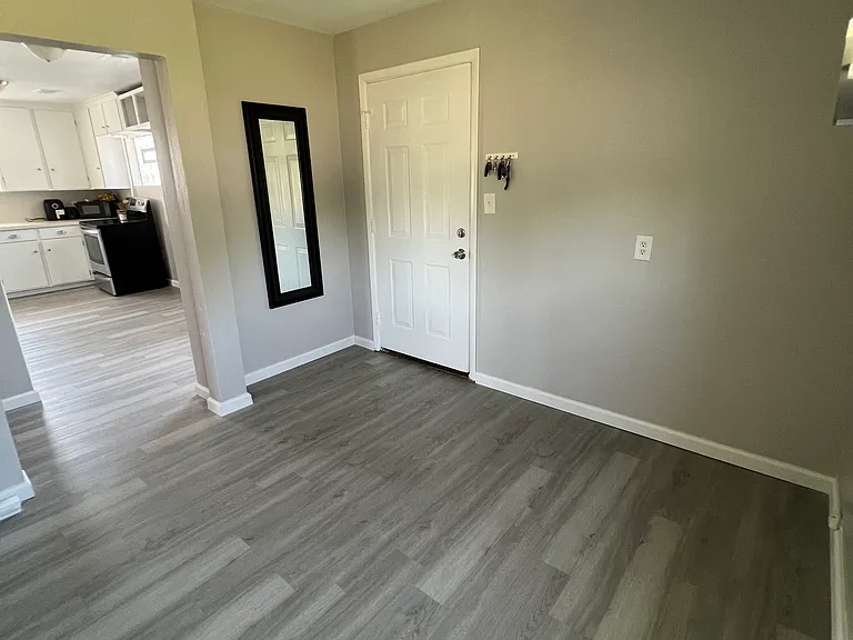214 27th St #1 — Photo 5