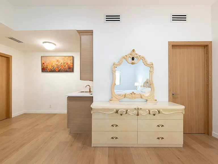 2450 Coldwater Canyon Dr — Photo 18