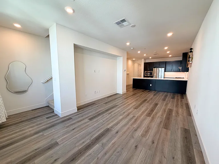 1460 Civic Center Dr #3 — Photo 11