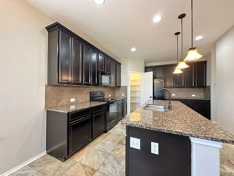 3405 Rusack Dr — Photo 10