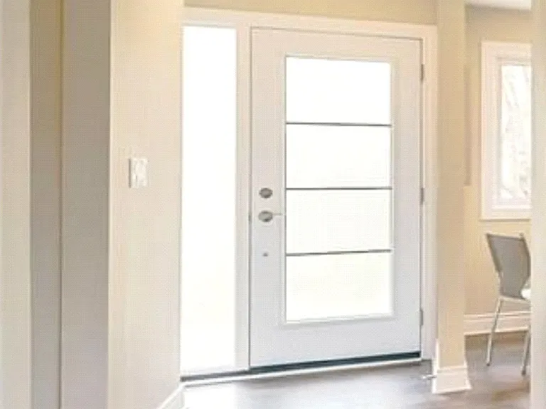 653 Geneva St — Photo 3