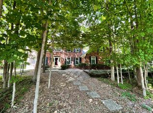 8860 Bluegrass Dr, Rockford, IL 61107