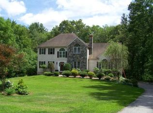14 Cadman Rd, Mendon, MA 01756