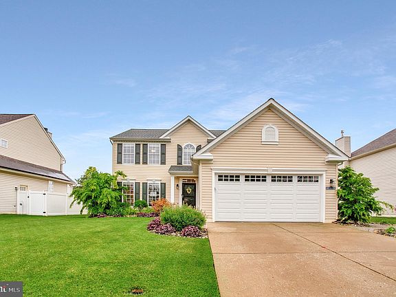 3rd image of 455 Creeks End Ln