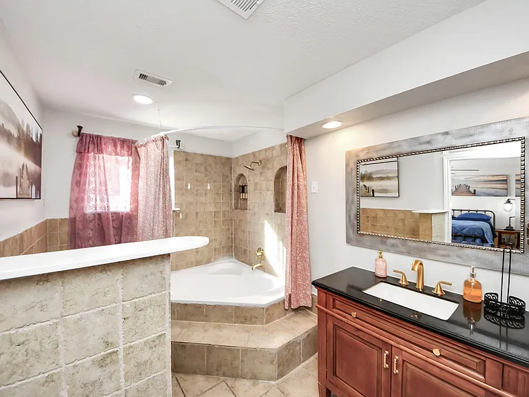 15715 Creekhaven Dr — Photo 19