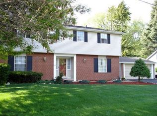 2030 Meadow Ridge Dr, Commerce Township, MI 48390