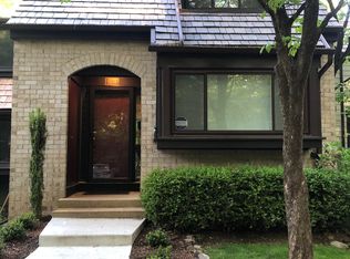 1618 Park Overlook Dr, Reston, VA 20190