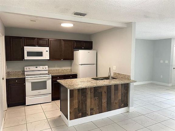 4th image of 307 Dundee Dr