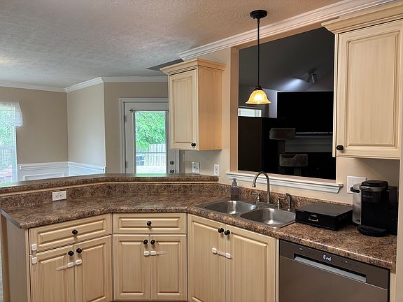 4th image of 3152 Alexandria Dr