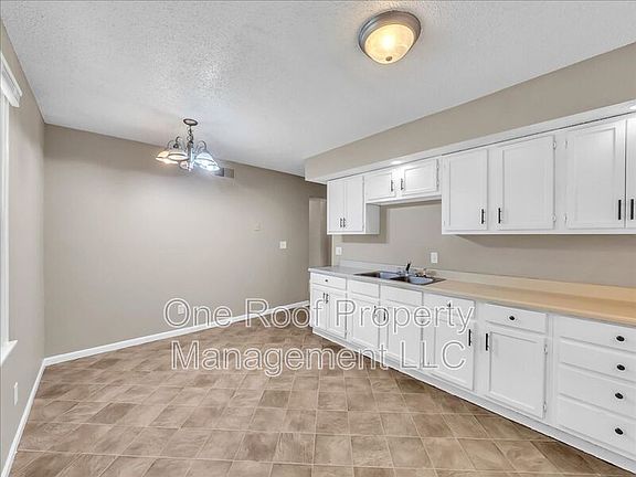 5th image of 1911 Chateau Dr