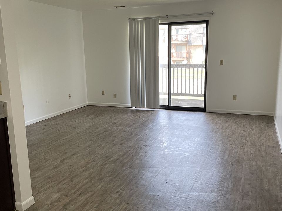 1st image of 1317 Michigan Ave W #8