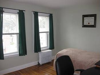4th image of 13 Giles Ave
