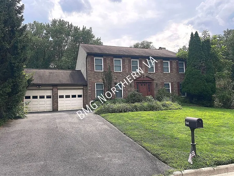 1846 Clovermeadow Dr — Photo 2