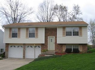 881 Beechmeadow Ln, Cincinnati, OH 45238