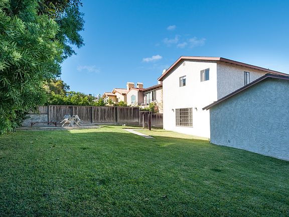 3rd image of 1544 Gates Ave