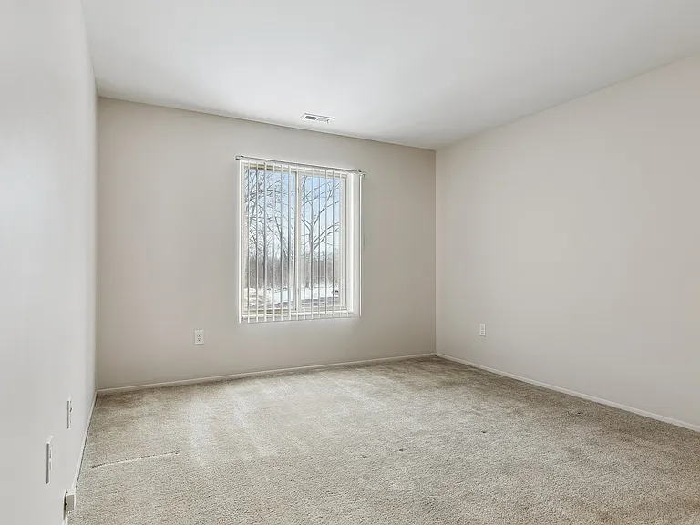 Clinton Manor Apartments — Photo 13
