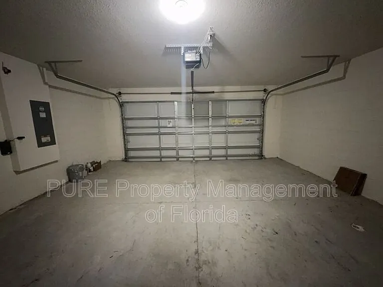 8702 SW 46th Ave — Photo 55