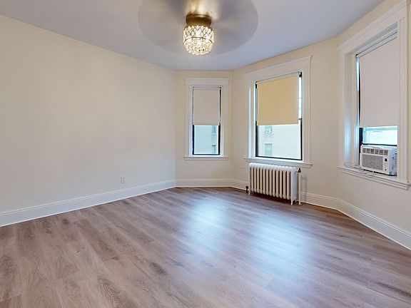 4th image of 374 Chestnut Hill Ave #502