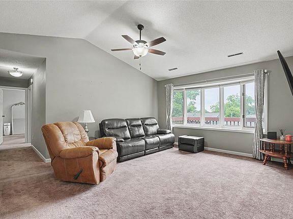 5th image of 6208 Greenbriar Ln SW Unit C