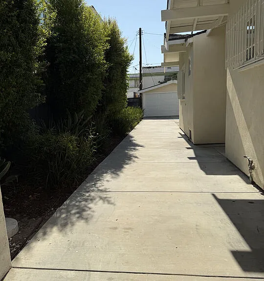 153 S Gramercy Pl — Photo 4