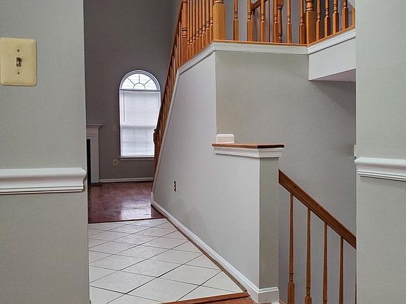 4th image of 6163 Oaklawn Ln