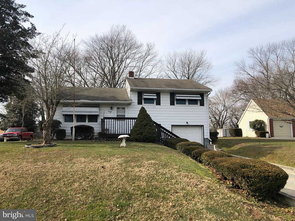 1st image of 16 Danna Ln