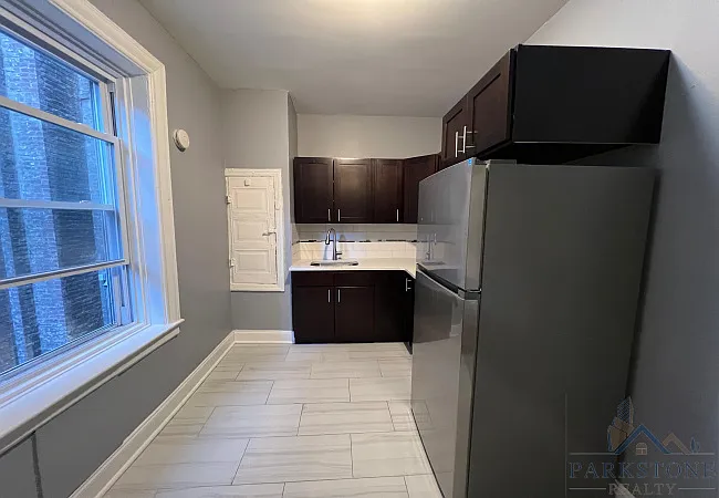 Building Photo - 647 Bergen Ave #2A
