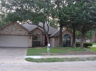 2605 Juniper Dr, Euless, TX 76039
