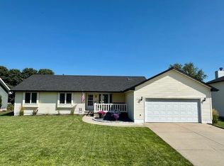 718 E 48th St, Kearney, NE 68847