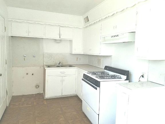 5th image of 213 Martin Ave