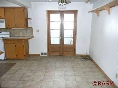 4th image of 155 N Lexington Ave
