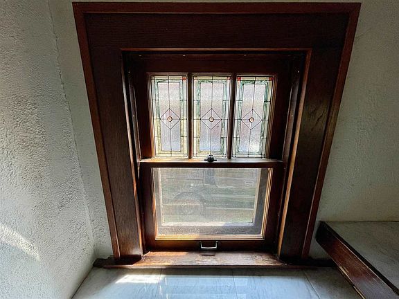 4th image of 1611 N Court St
