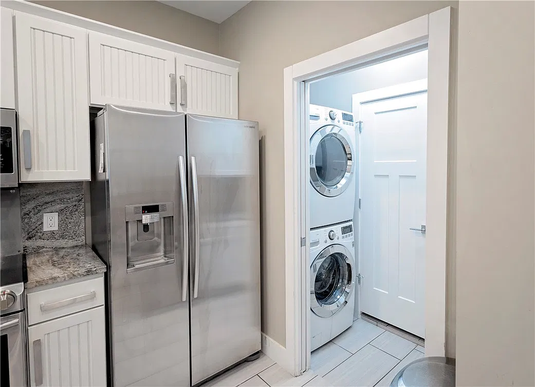 3 bed, 3.0 bath, 1482 sqft, $2,450 — Photo 4