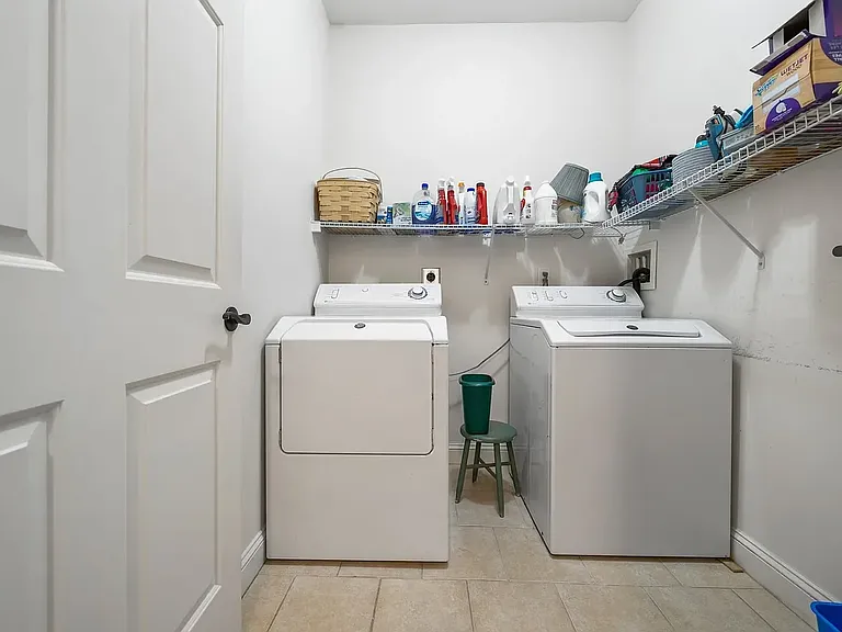 3 Katie Ln — Photo 16