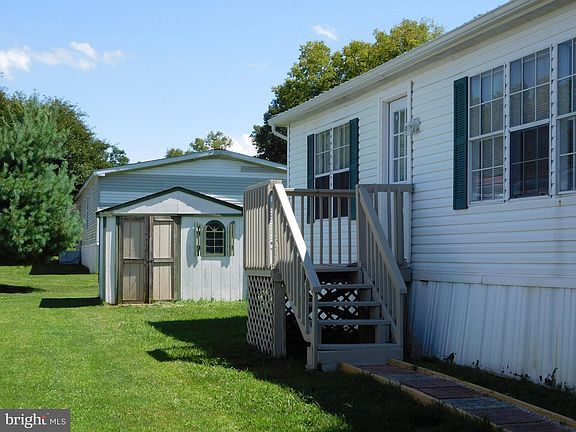 4th image of 218 Bronco Way
