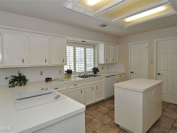 4th image of 5931 Silent Oaks Dr